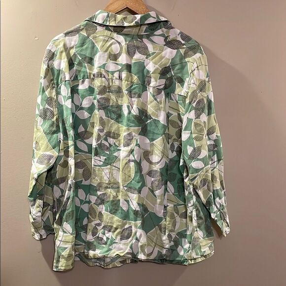 Linen Leaf Print Button-Up Blouse - Picture 8 of 11